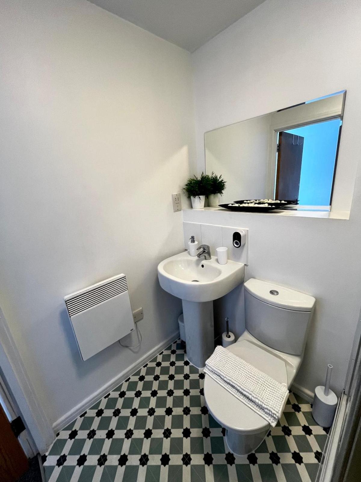 Serene 2-Bed Flat With Canal Views - Coop Live & Ethiad Manchester Exterior foto