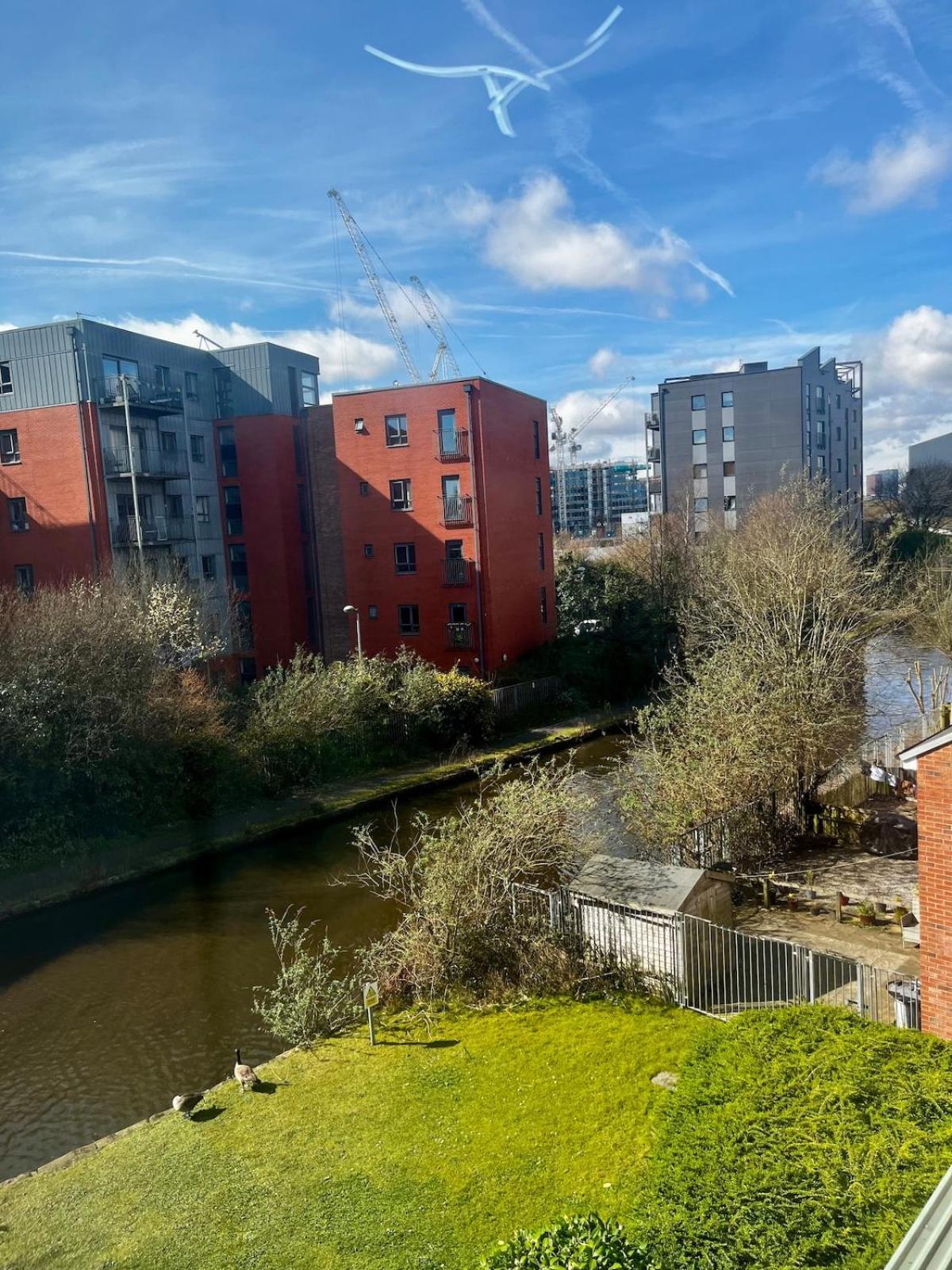 Serene 2-Bed Flat With Canal Views - Coop Live & Ethiad Manchester Exterior foto
