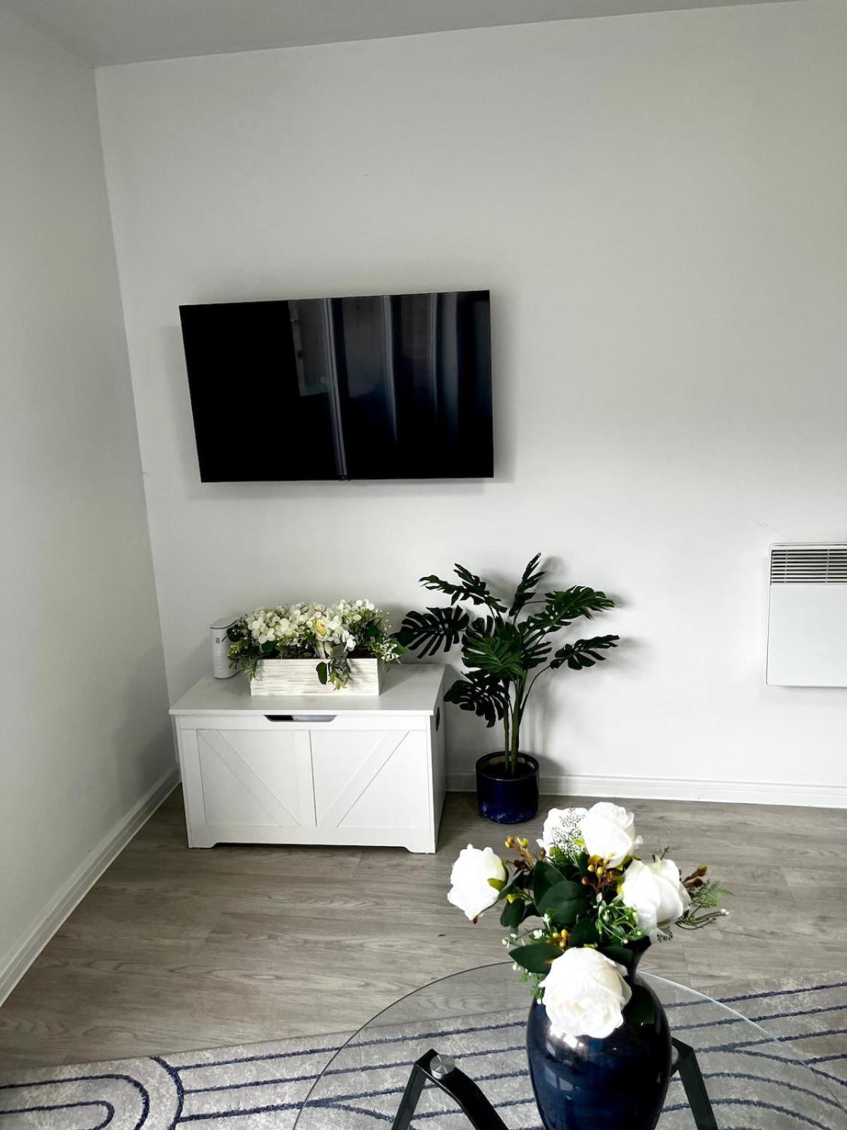 Serene 2-Bed Flat With Canal Views - Coop Live & Ethiad Manchester Exterior foto
