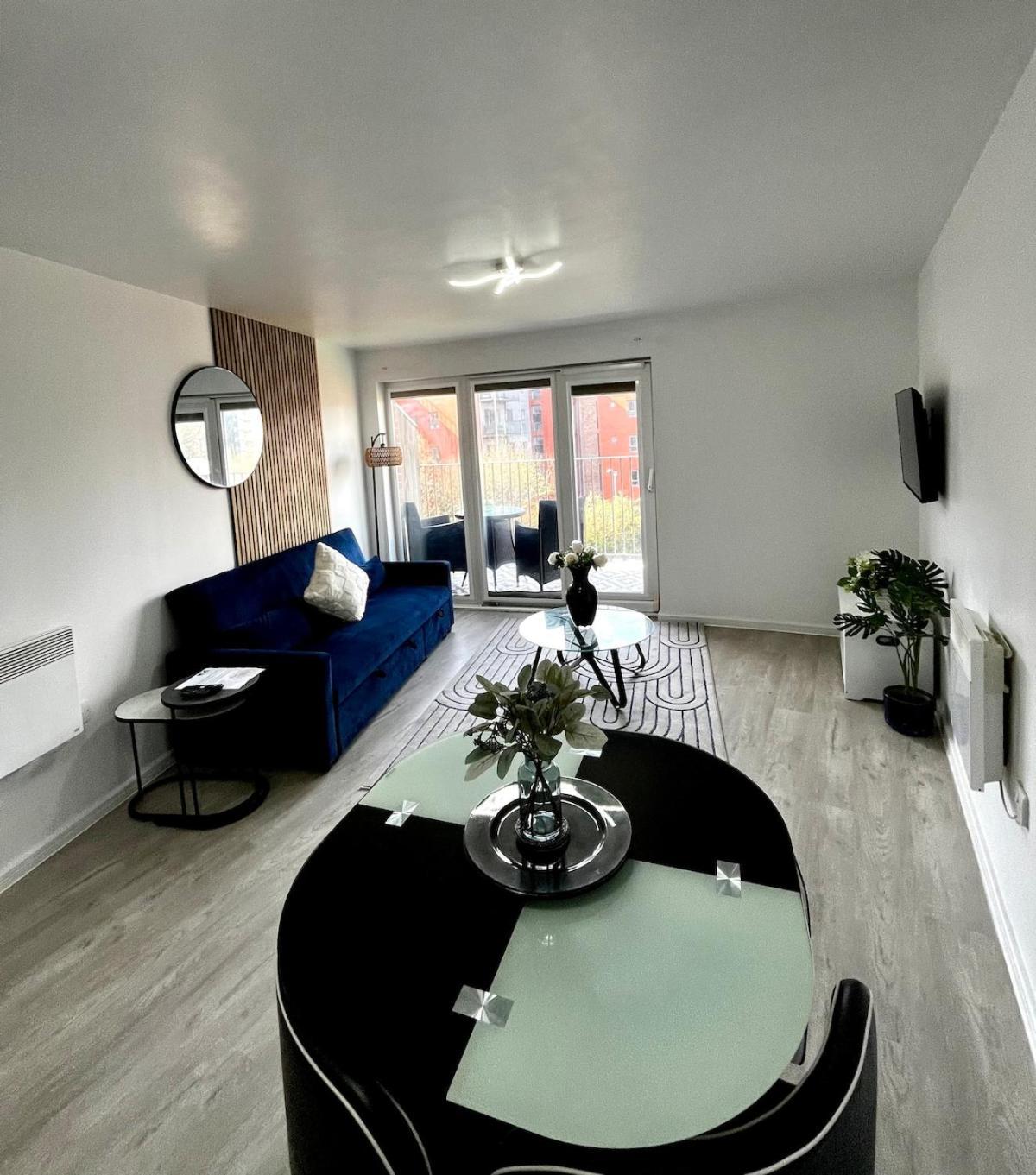 Serene 2-Bed Flat With Canal Views - Coop Live & Ethiad Manchester Exterior foto